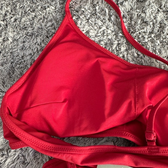 Brand new red full piece H&M - Picture 2 of 5